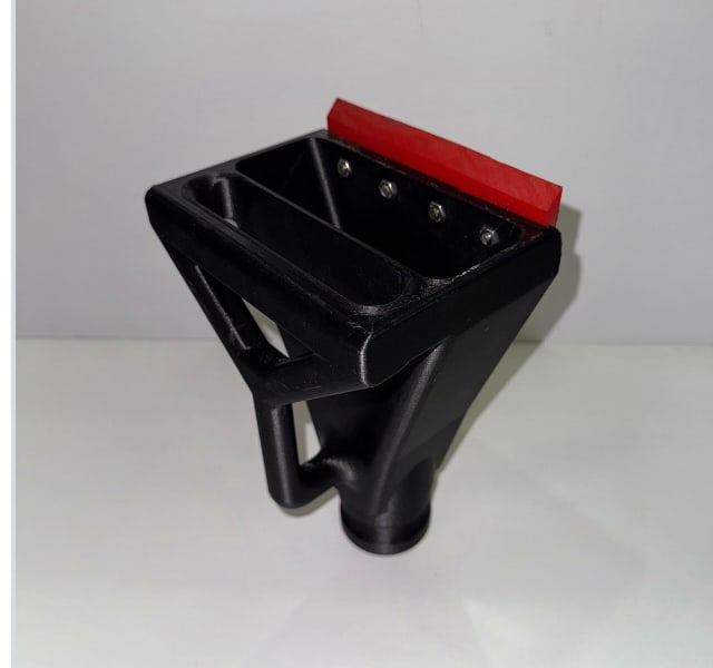 Polyurethane-bladed diver hand tool for soft fouling